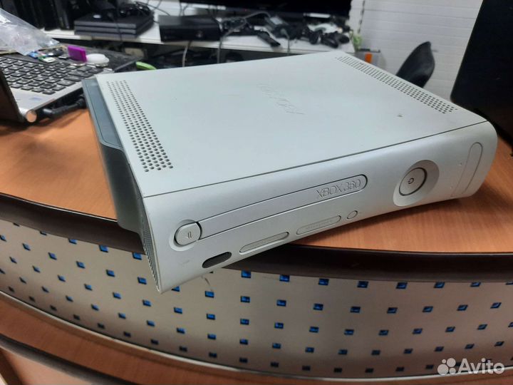 Xbox360.Falcon250Gb.RGH3.0(безБ.п.безджостика)
