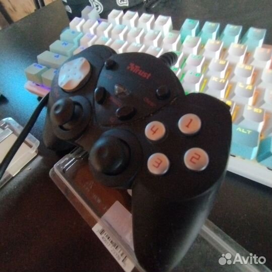 USB Геймпад Trust GXT 24