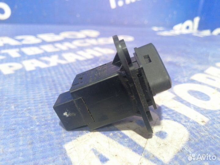 Кнопка аварийной сигнализации Chevrolet Cruze