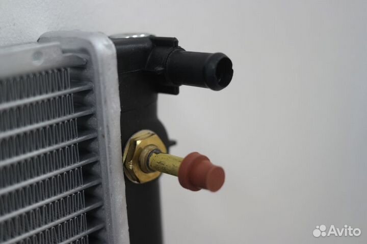 Радиатор охлаждения Тойота Королла 150 АКПП