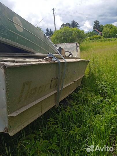 Лотка с маторам