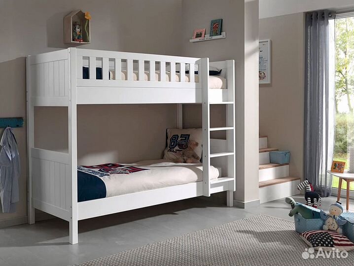 Кроватка двухъярусная из массива