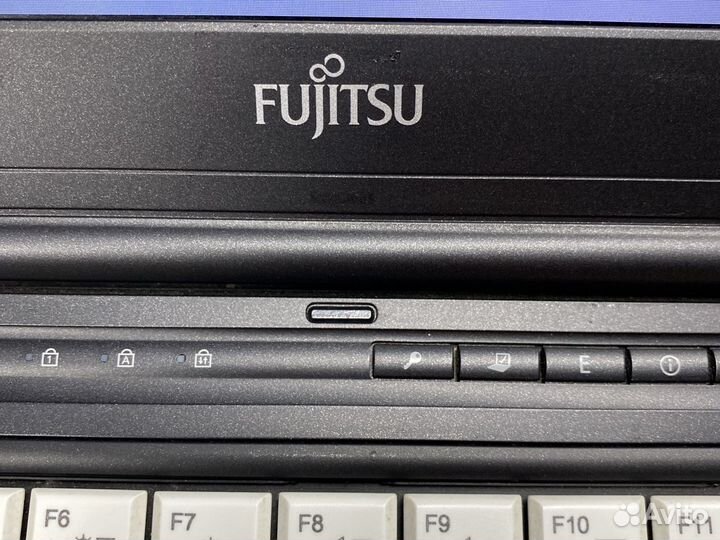 Ноутбук Fujitsu S761 i5 4gb 250gb