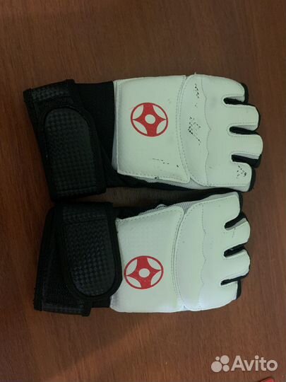 Перчатки для каратэ детские