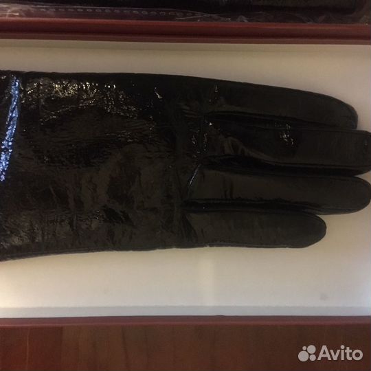 Перчатки черные лаковые длинные