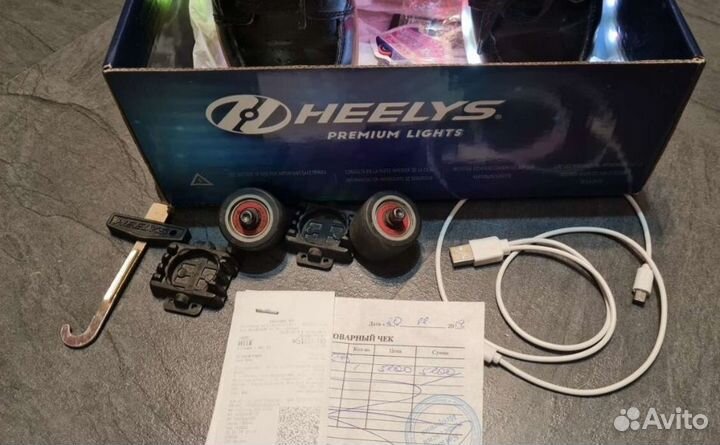 Кроссовки с роликами Heelys 34 размер