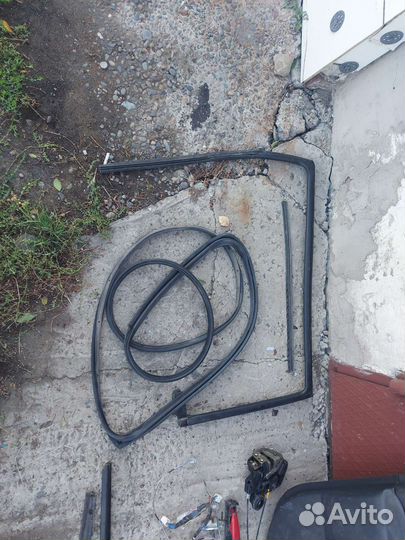 Разное на toyota wish 2003г