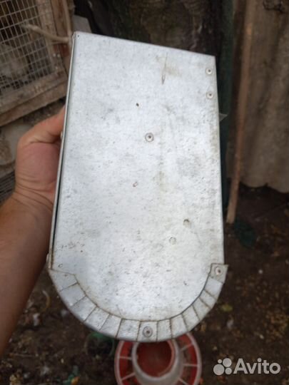 Бункерная кормушка для кроликов