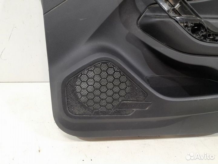 Обшивка двери передняя правая LADA X-Ray 2015