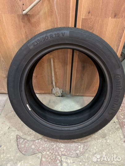 Continental UltraContact UC6 235/50 R19 99V