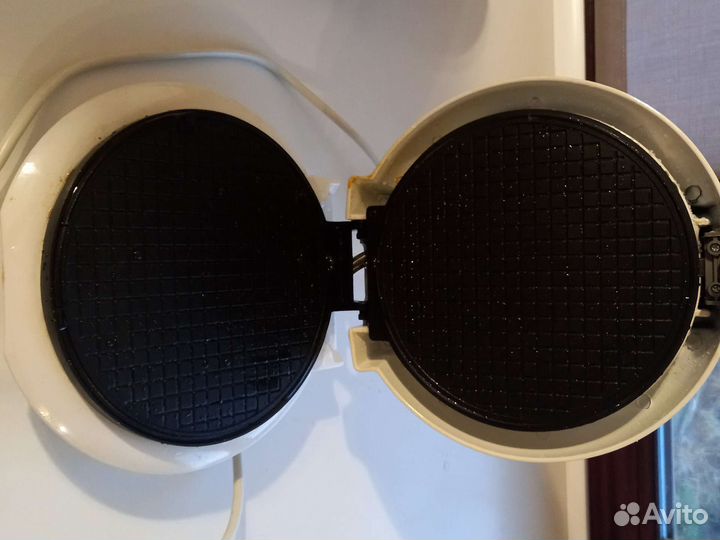 Электрическая вафельница