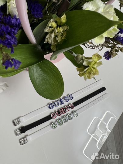 Браслет guess