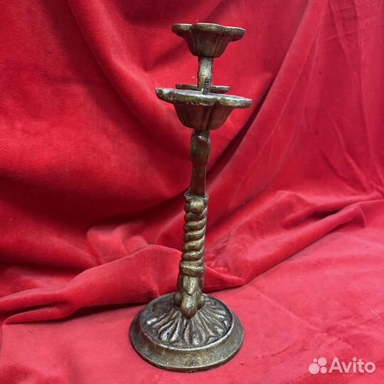 Старинный винтажный подсвечник тройной канделябр