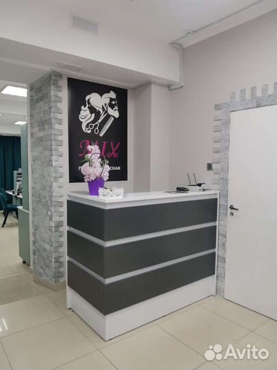 Стойка ресепшн