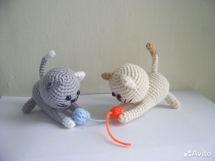 Котенок с клубком