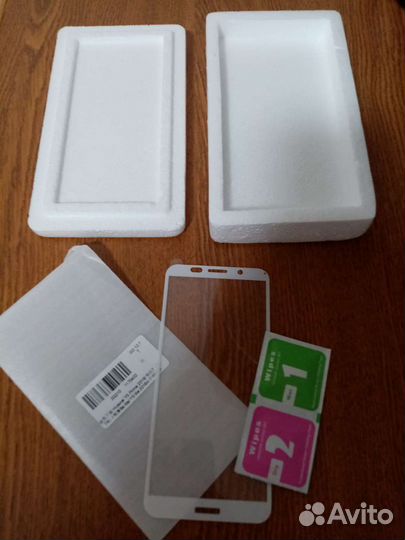 Защитное стекло на телефон