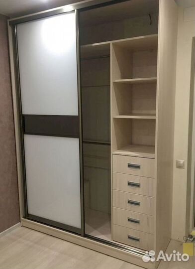 Шкаф двухстворчатый