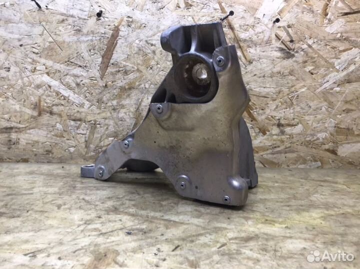 Кронштейн двигателя правый Bmw X5 E70 3.0 2012