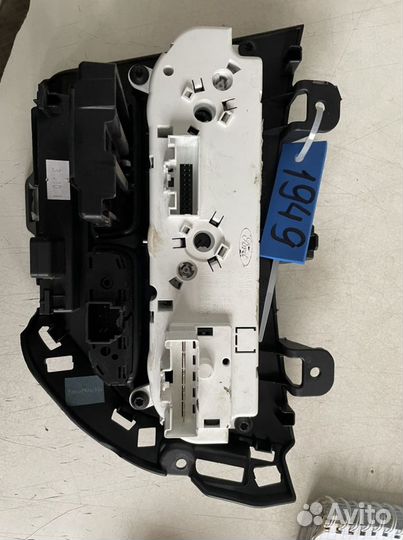 Блок управления отопителем Ford Focus III 2011-201