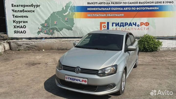Стекло двери задней правой Volkswagen Polo Sedan