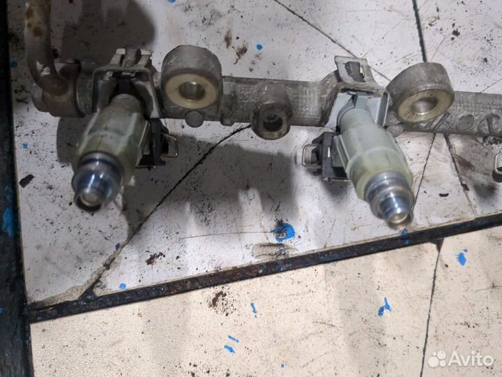 Форсунка топливная Toyota Avensis 1