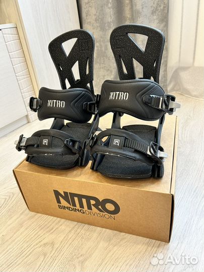 Крепления для сноуборда Nitro Staxx