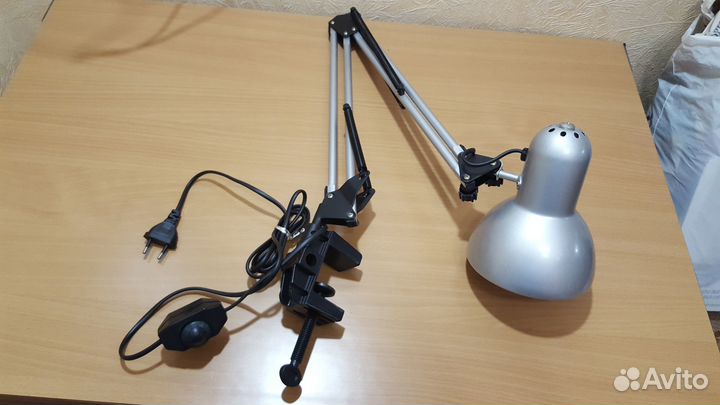 Лампа настольная