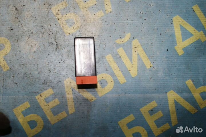 Реле B101/E102 Volvo V70