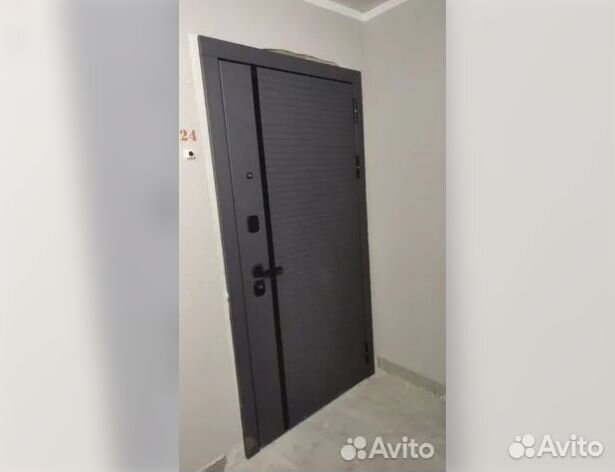 Дверь входная металлическая новая
