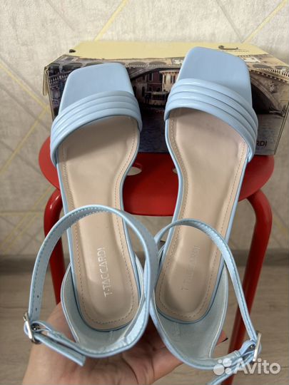 Босоножки новые 41 размер