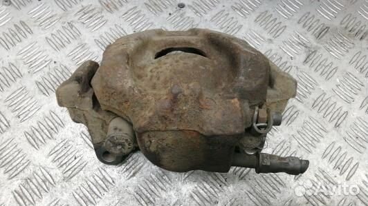 Суппорт тормозной передний левый audi A4 B8 (3NI01