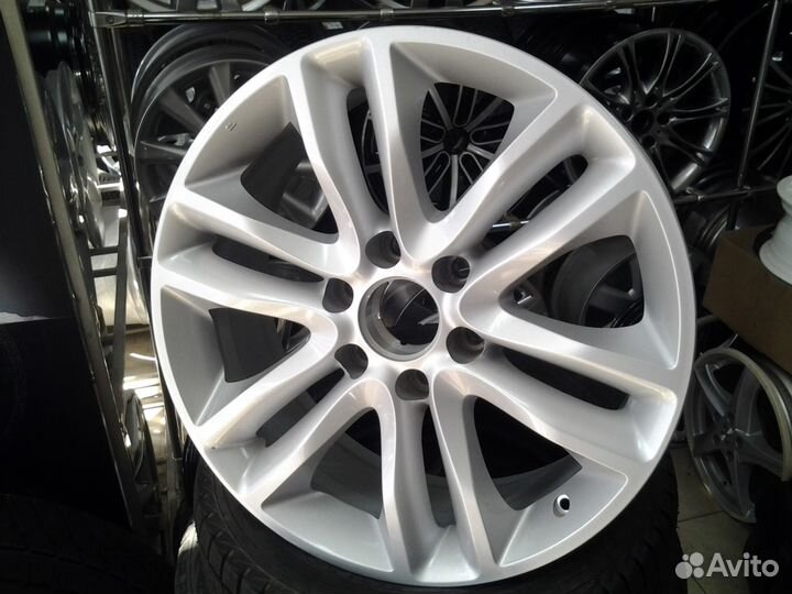 Оригинал. Диск Nissan R20x8, 6x139.7, ET35