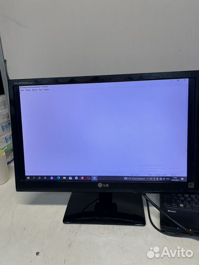 Монитор LG E 2241