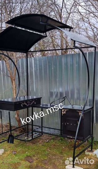 Мангал с крышей