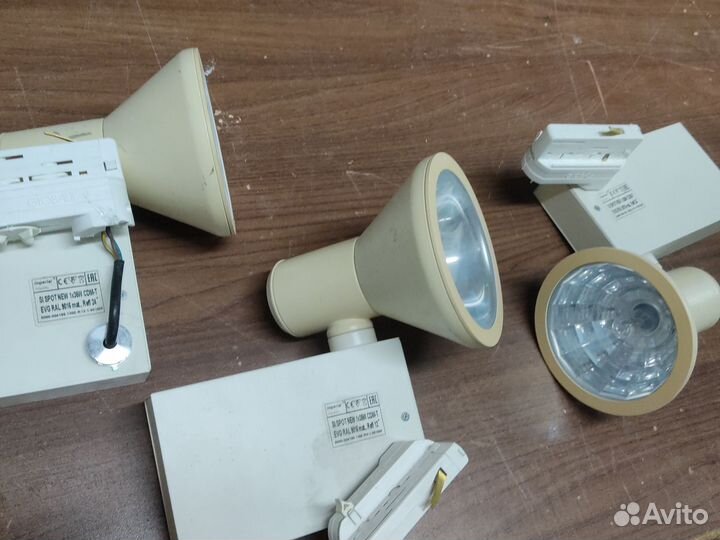 Трековые светильники на шинопроводе бу