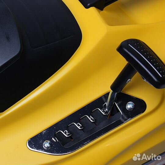 Электрическая газонокосилка для подстригания газон