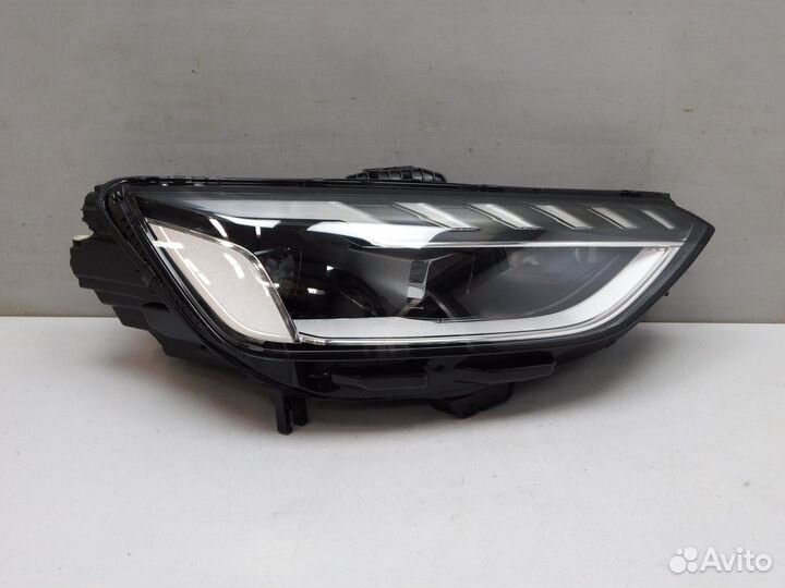 Фара правая Audi A4/RS4