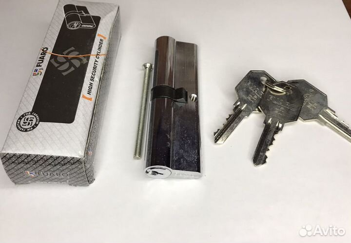 Личинка замка