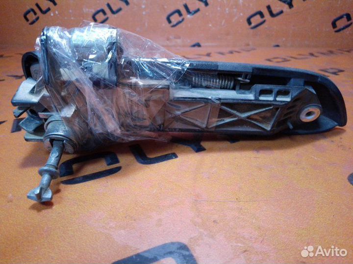 Ручка двери передняя левая Toyota Hiace TRH200