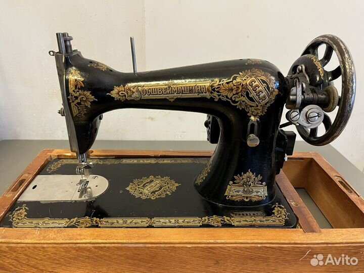 Швейная машинка 