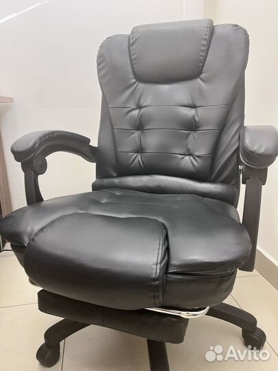Офисное кресло руководителя