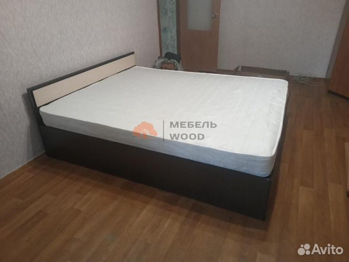 Кровать двуспальная