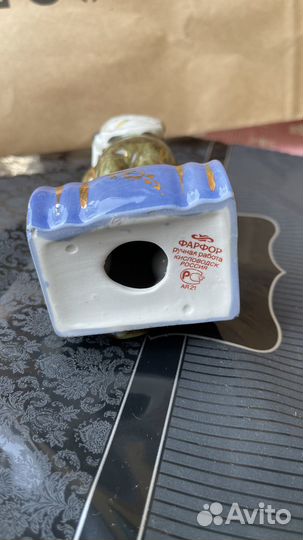 Статуэтка сова на книжке