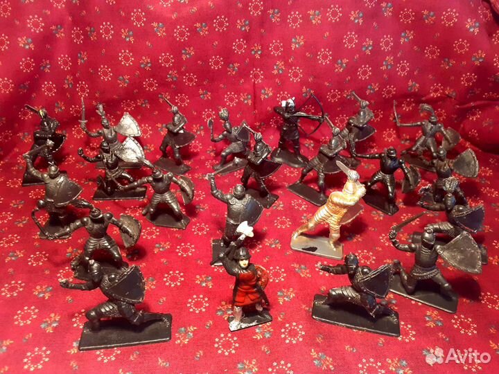 Фигурки: солдатики, рыцари, викинги, пираты и др