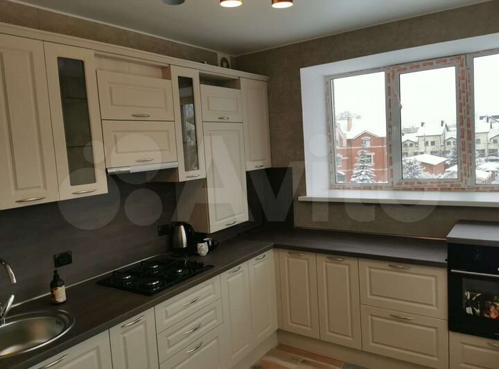 2-к. квартира, 53 м², 3/3 эт.