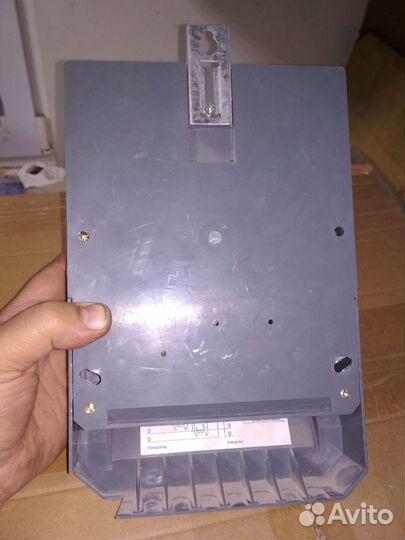 Щетчик электроэнергии трехфазный