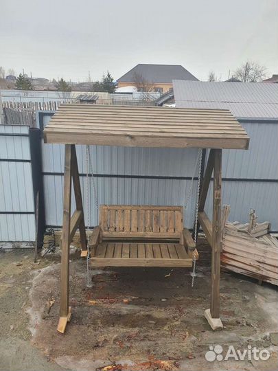 Садовые качели из дерева