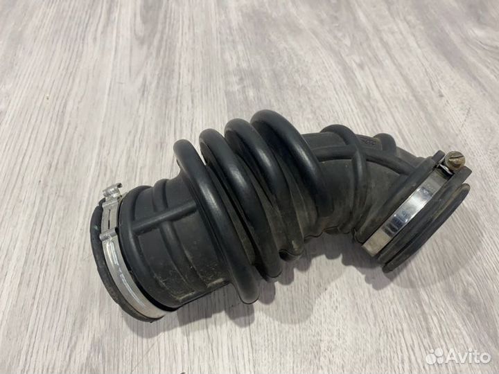 Патрубок воздушного фильтра Ford Focus 3 pnda 2011