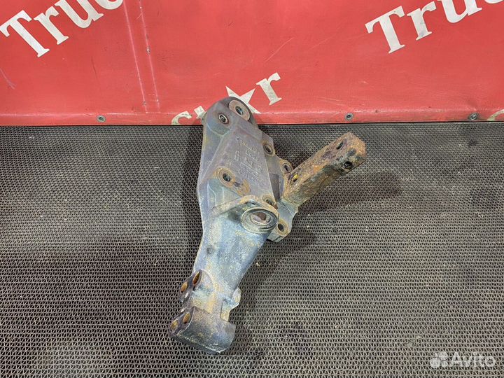 Кронштейн передней рессоры левый Daf XF105