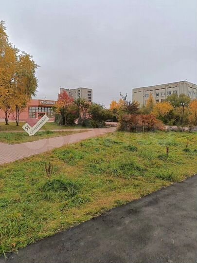 Доля в 2-к. квартире, 55 м², 3/5 эт.